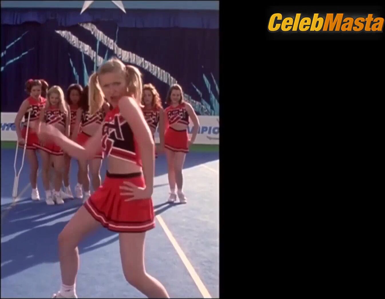 Kirsten Dunst Bares Sexy Scene In Bring It On - Photo 2 of 5 photo 5
