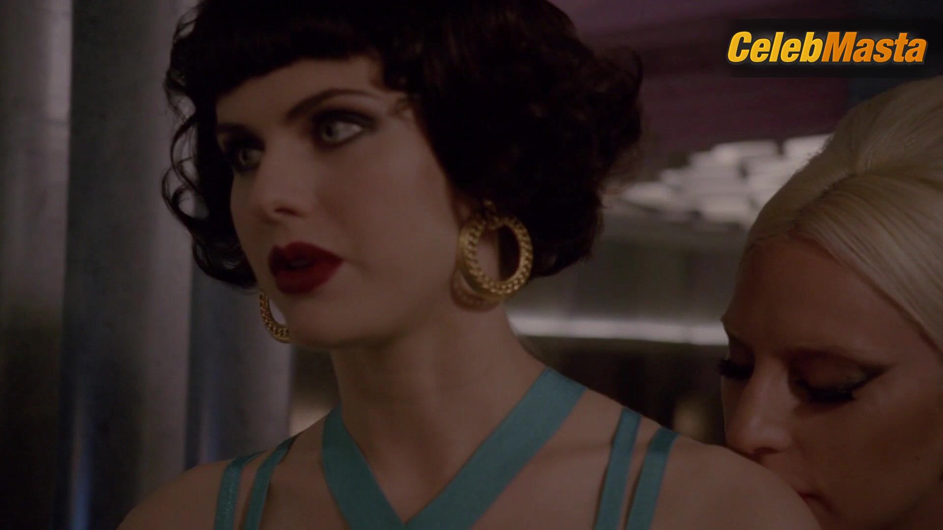 Alexandra Daddario Lady Gaga And Share A Lesbian Scene In - Photo 2 of 5