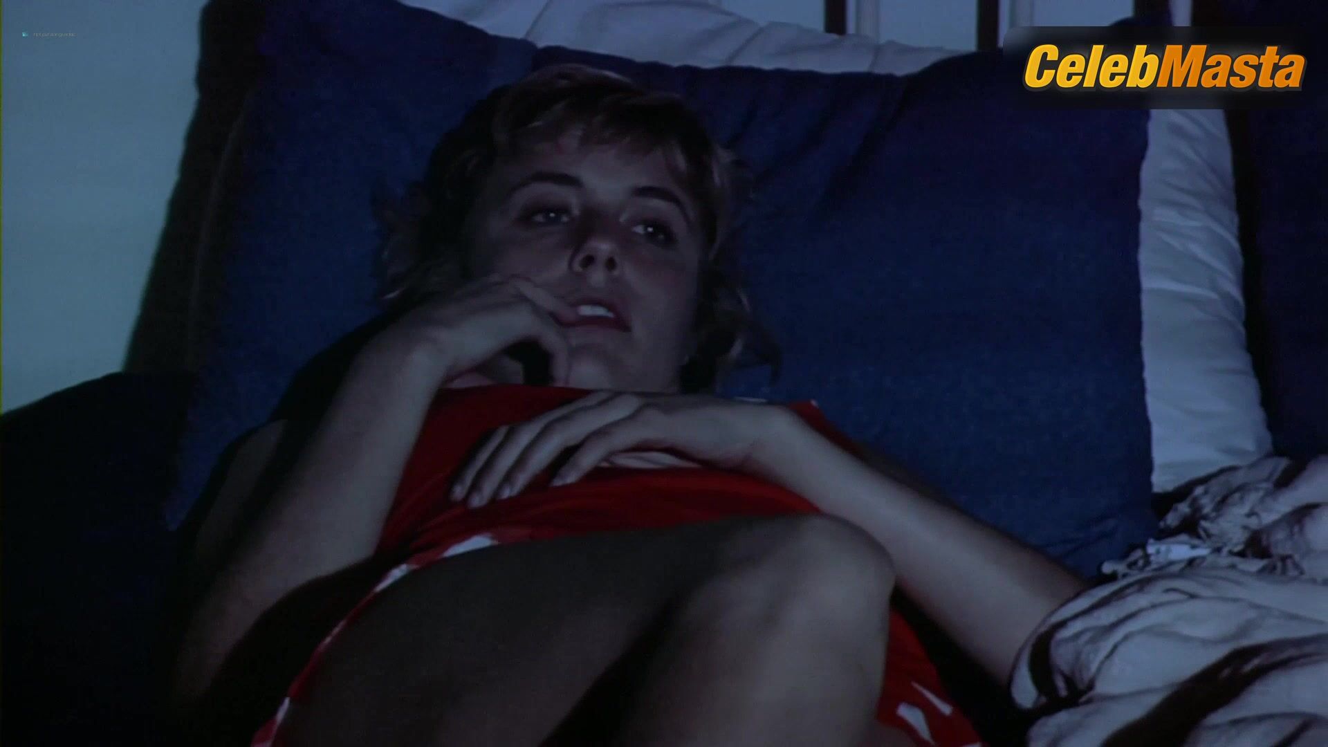 Greta Gerwig Tits Scene From Baghead - Photo 3 of 5 photo 1