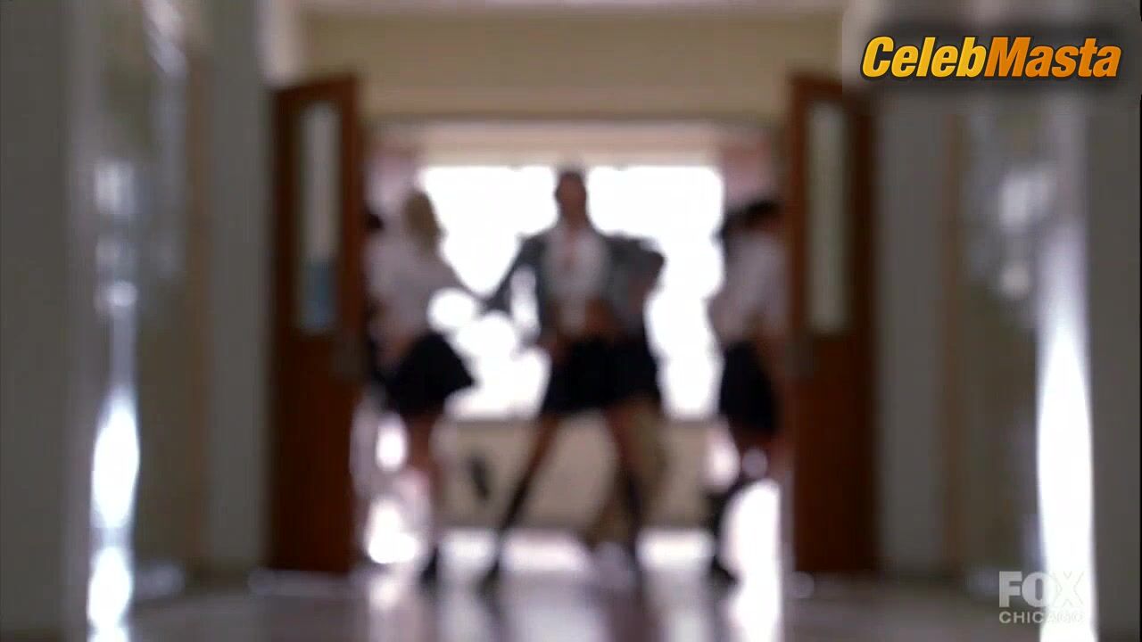 Lea Michele ’s Sexy Scene In Glee - Photo 5 of 5 photo 1