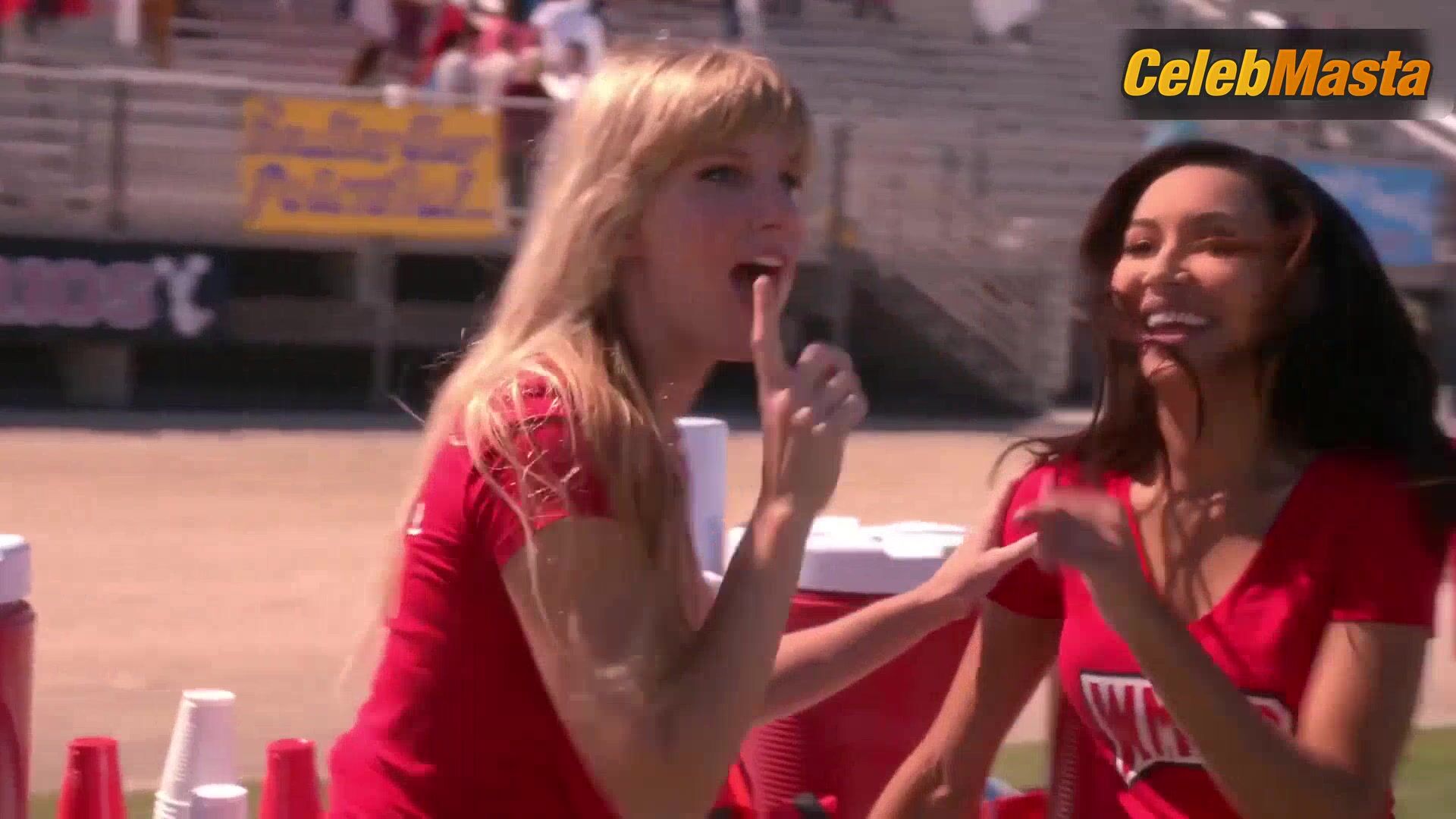 Dianna Agron , Heather Morris And Naya Rivera Hot Scene - Photo 1 of 5