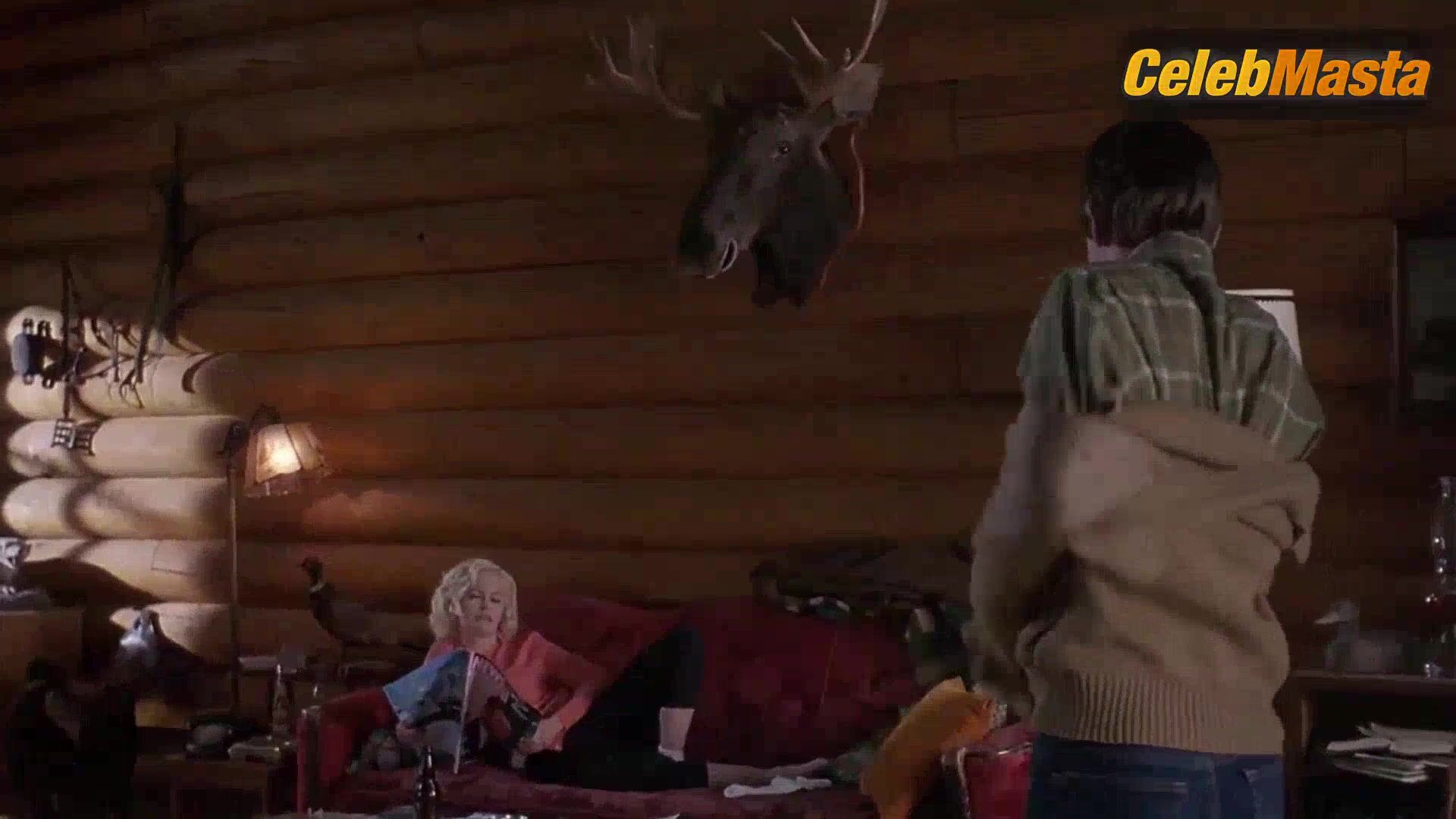Jennifer Jason Leigh And Peggy Lipton’s Sexy Scene From - Photo 1 of 5