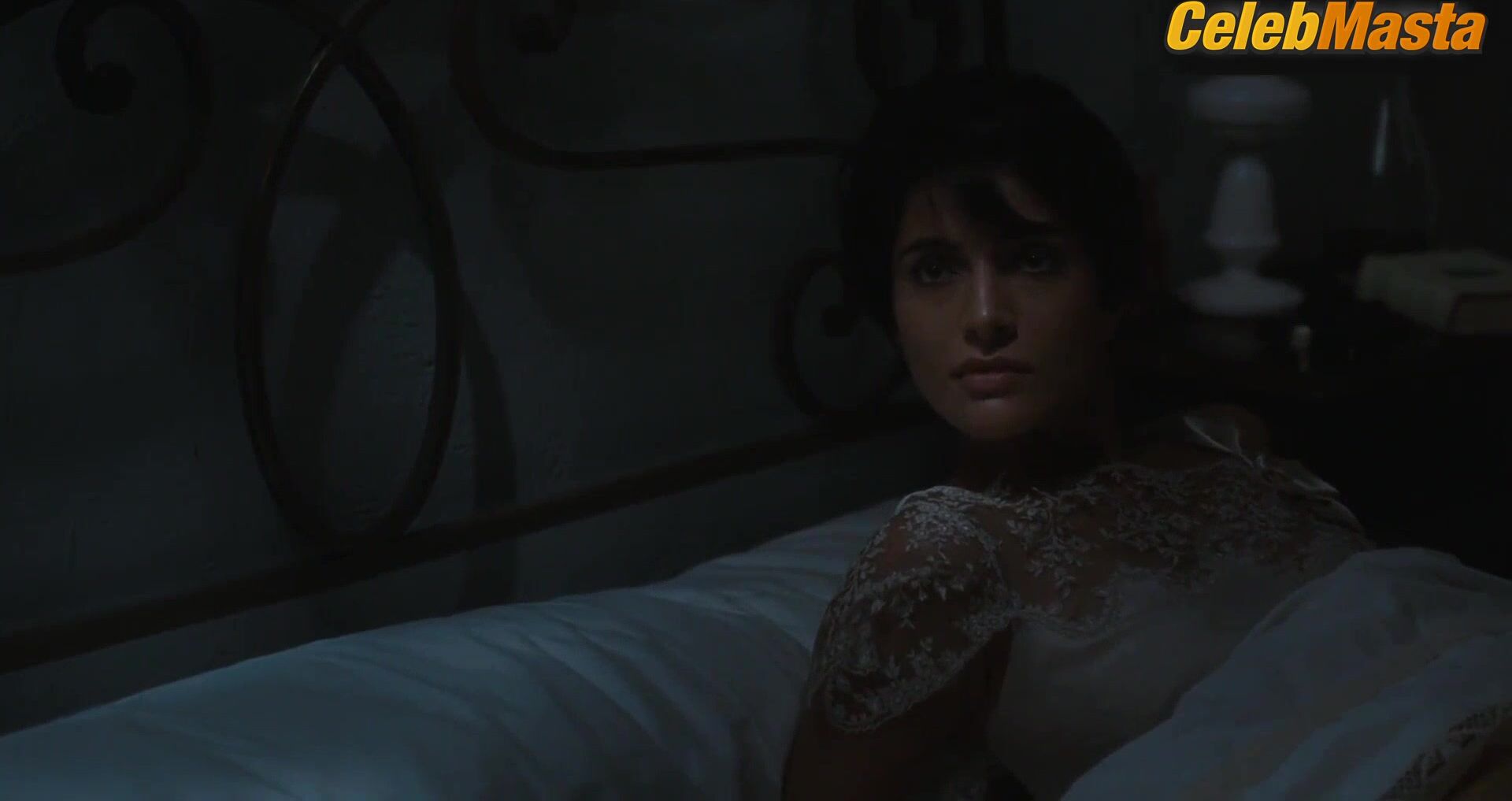 Caterina Murino And Mena Suvari Reveal Breasts In Lesbian - Photo 2 of 5