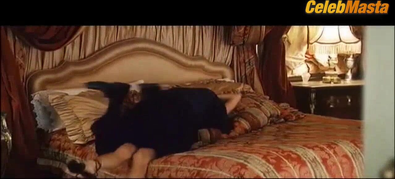 Catherine Bell ’s Underwear Scene From Bruce Almighty - Photo 1 of 5 photo 2