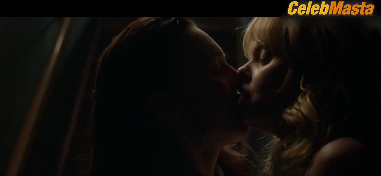 Lena Hall Mena Suvari And Bare Lesbian Scene In Becks - Photo 1 of 5 photo 4