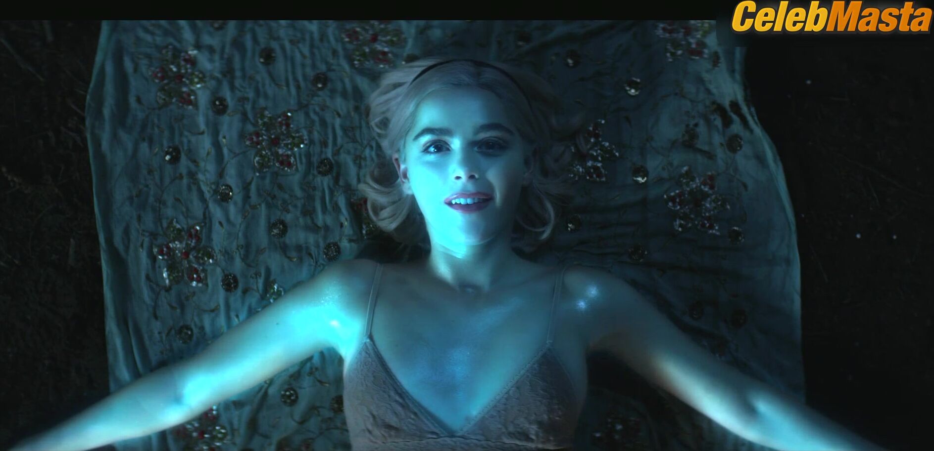 Kiernan Shipka Miranda Otto, And Tati Gabrielle Underwear - Photo 1 of 5 photo 5