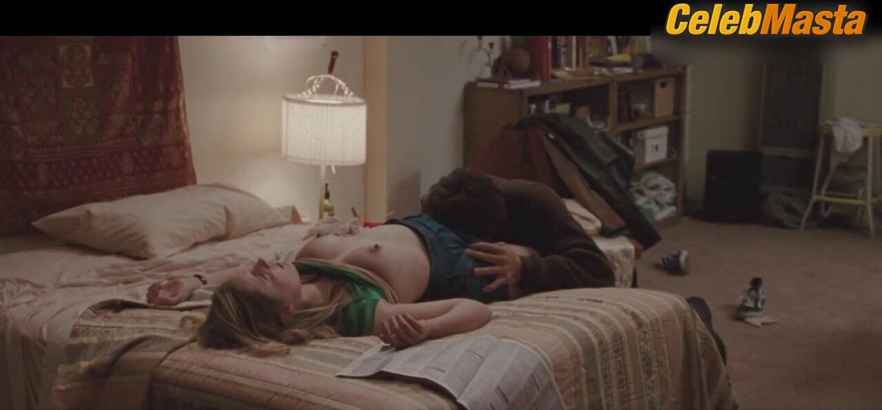 Greta Gerwig ’s Tits Scene In Greenberg - Photo 2 of 5 photo 4
