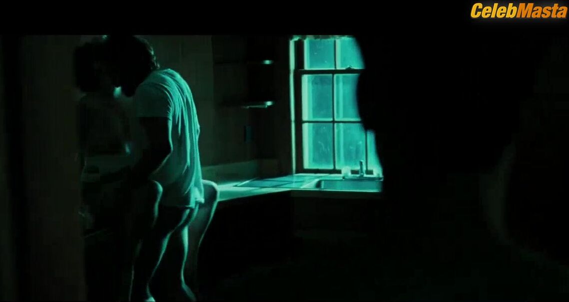 Mena Suvari ’s Booty, Tits Scene In The Mysteries - Photo 2 of 5 photo 5