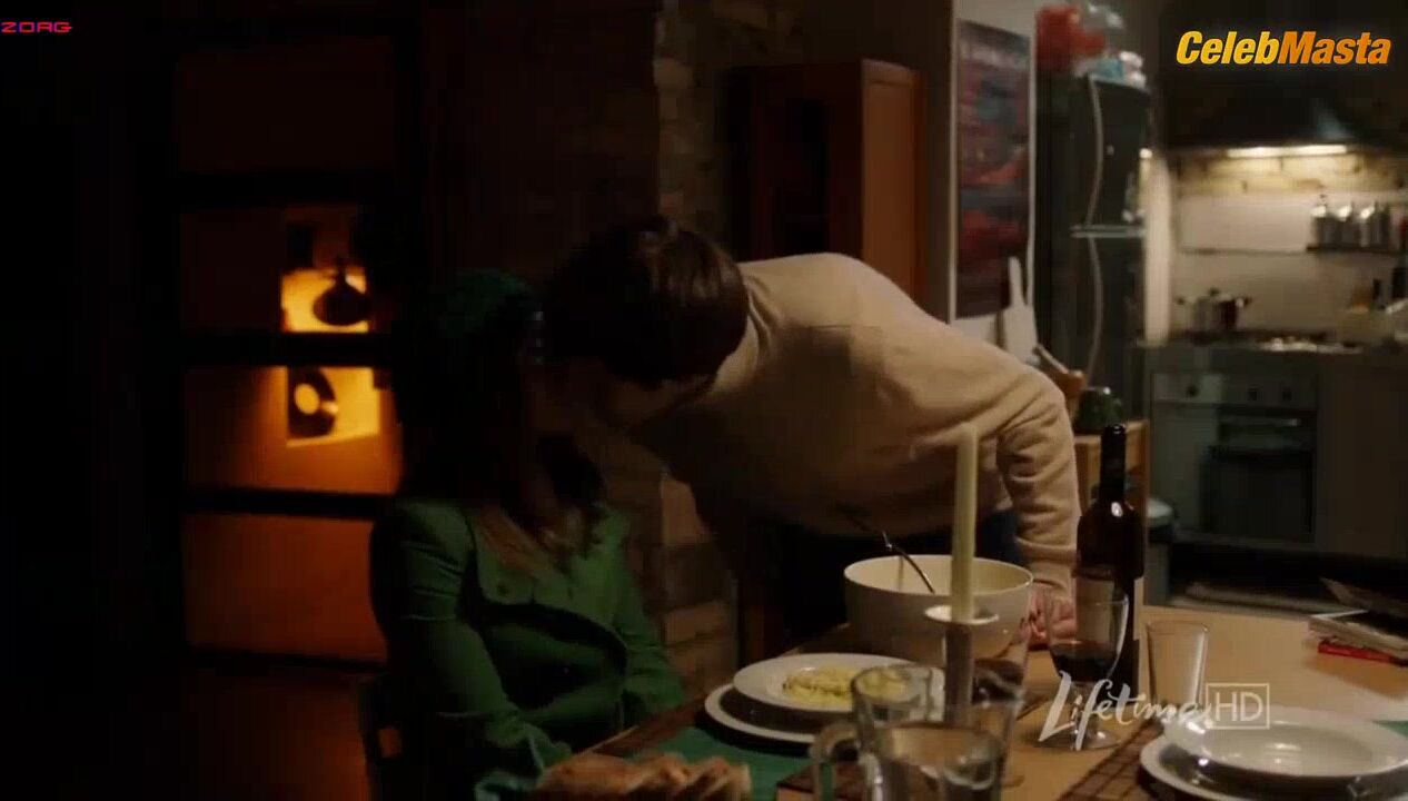 Hayden Panettiere Tits Scene From Amanda Knox - Photo 1 of 5 photo 4