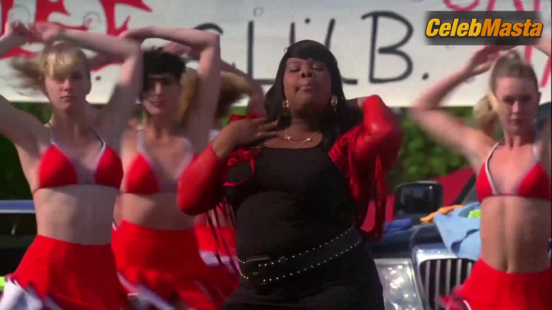 Amber Riley , Heather Morris, Hannah Douglass And - Photo 2 of 5