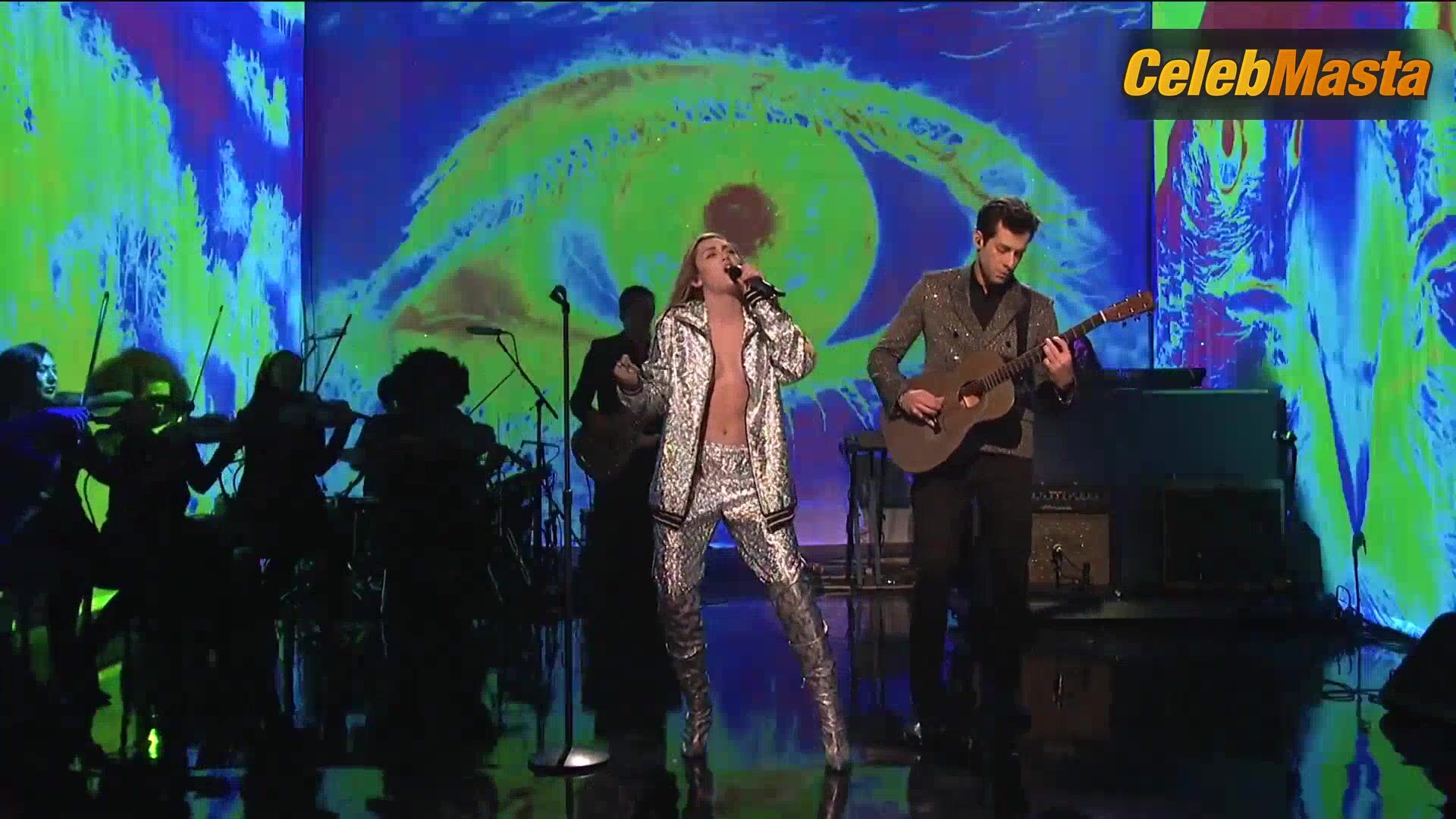 Miley Cyrus Shows A Racy Scene In Saturday Night Live - Photo 1 of 5 photo 4