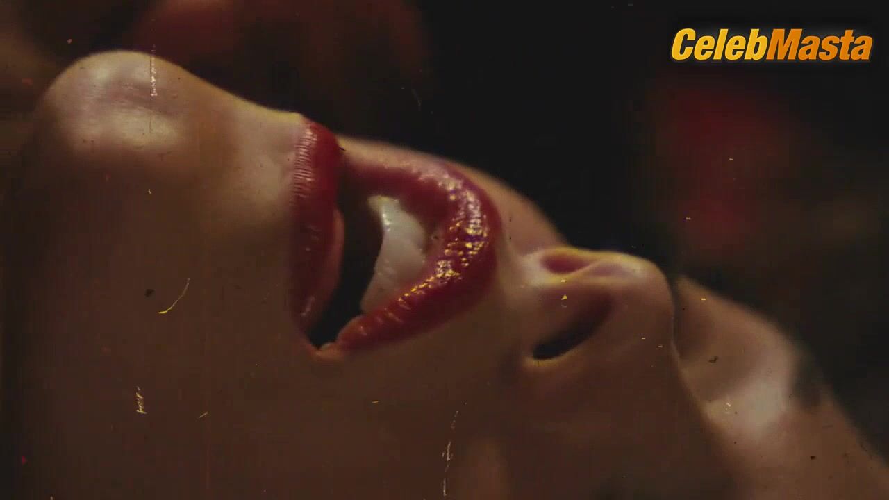 Rose Mcgowan Tits Scene From Planet Terror - Photo 1 of 5 photo 2