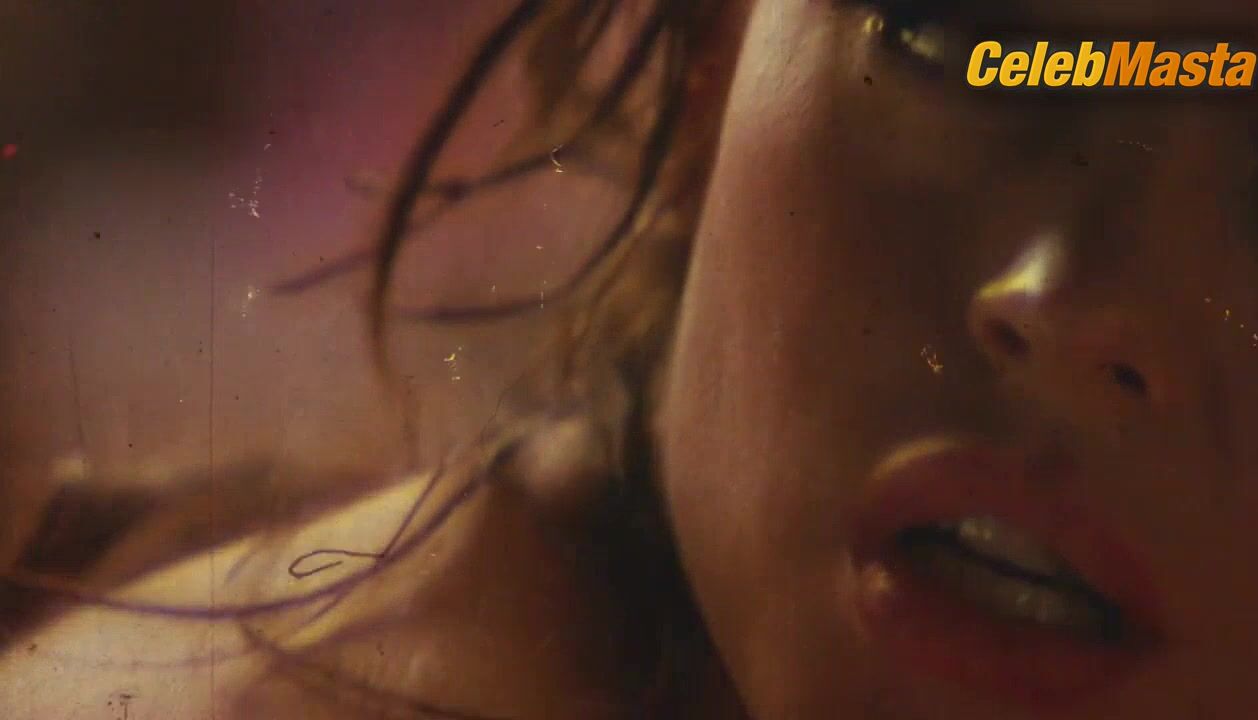 Rose Mcgowan Tits Scene From Planet Terror - Photo 1 of 5 photo 4