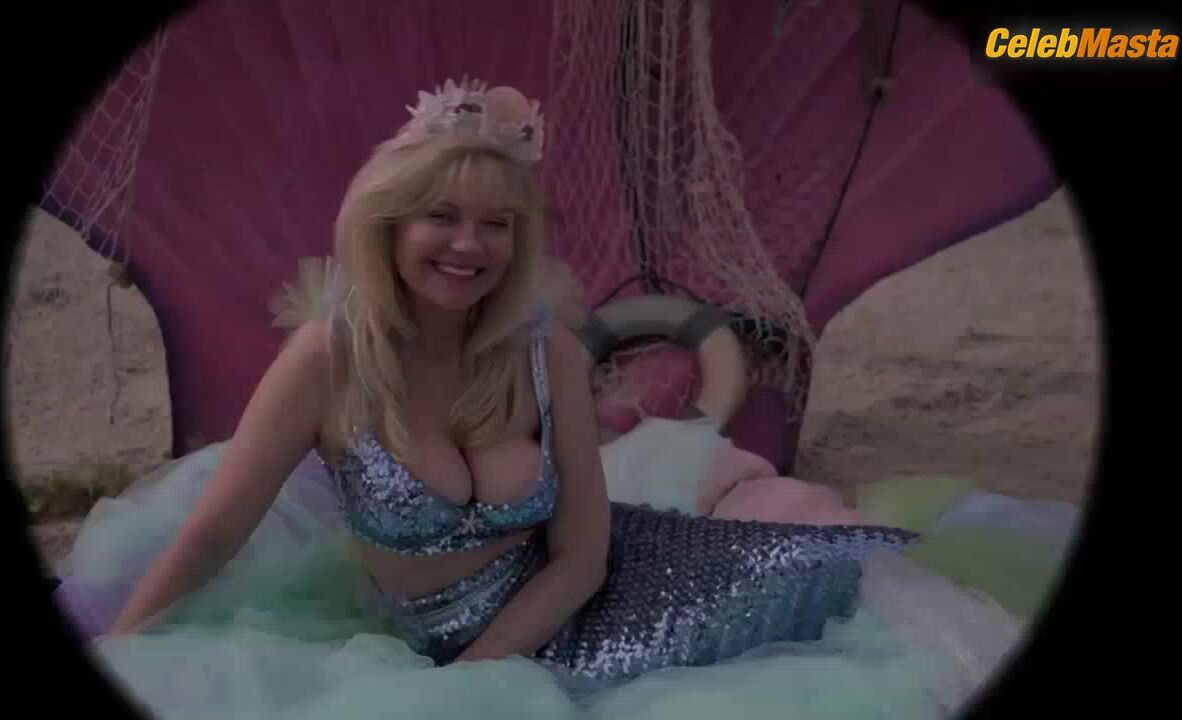 Kirsten Dunst Tits And Underwear Scene In On Becoming A - Photo 2 of 5 photo 4