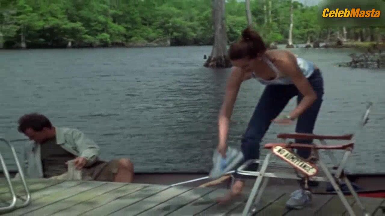 Teri Hatcher ’s Sexy Scene From A Touch Of Fate - Photo 1 of 5