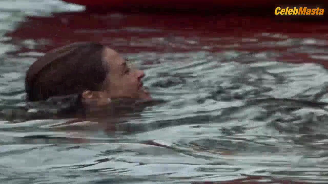 Teri Hatcher ’s Sexy Scene From A Touch Of Fate - Photo 1 of 5 photo 5