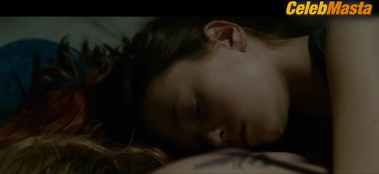 Zoe Kazan Underwear Scene From The Monster - Photo 1 of 5 photo 4