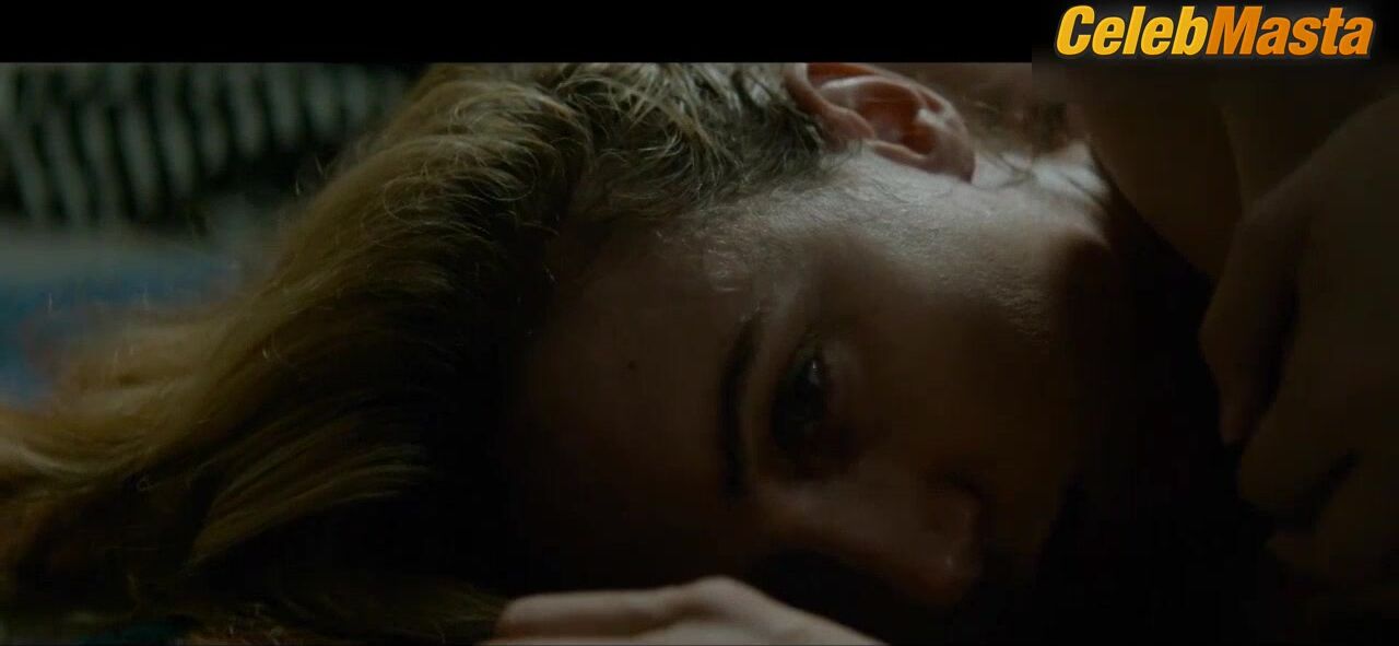 Zoe Kazan Underwear Scene From The Monster - Photo 1 of 5 photo 5