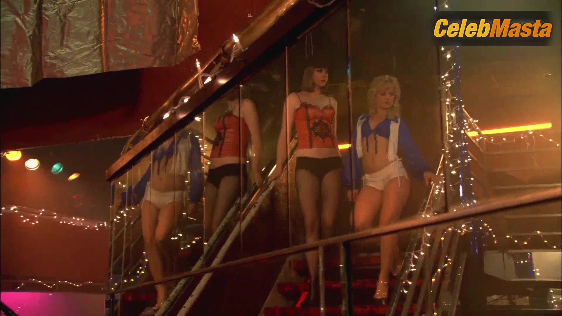 Mena Suvari Booty Scene From Sex And Lies In Sin City - Photo 1 of 5