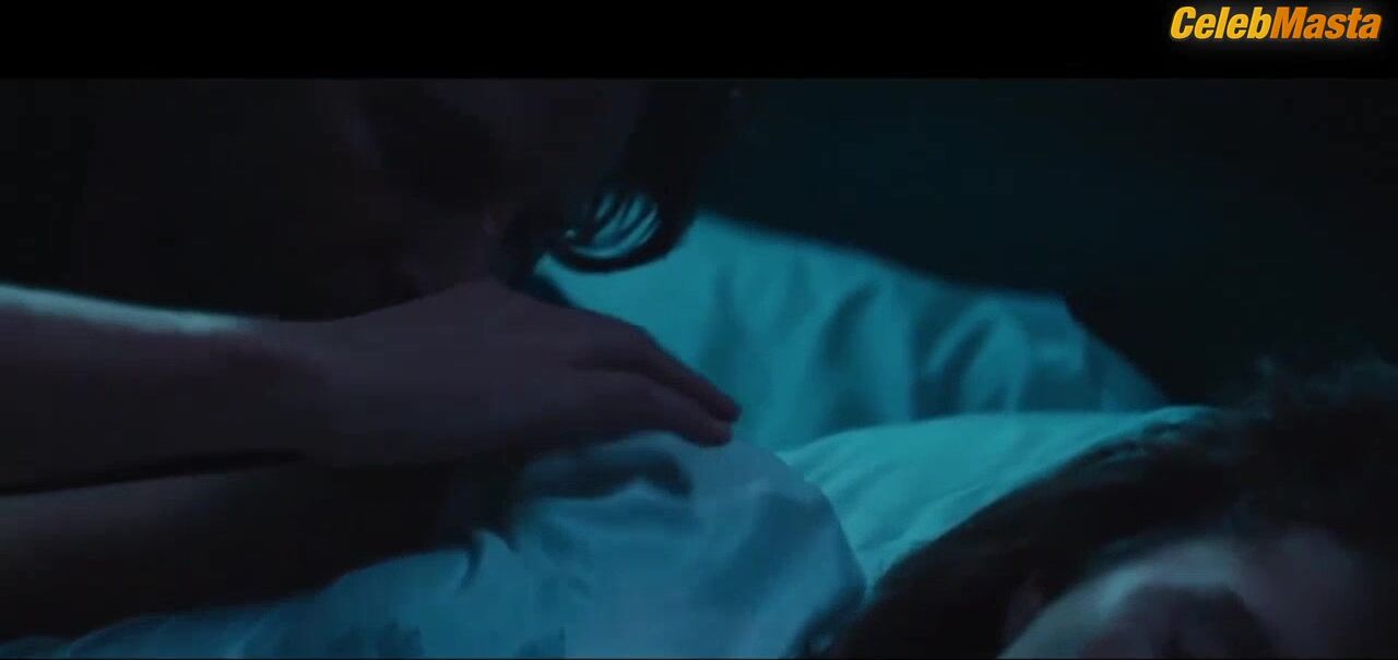 Lady Gaga Tits Scene In A Star Is Born - Photo 1 of 5