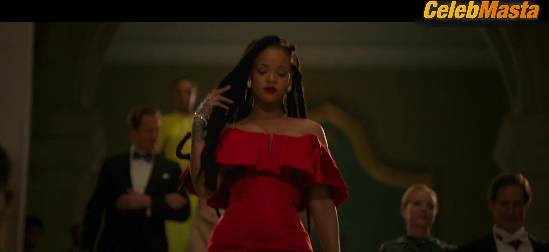 Rihanna Sexy Scene From Ocean’s 8 - Photo 2 of 5 photo 1
