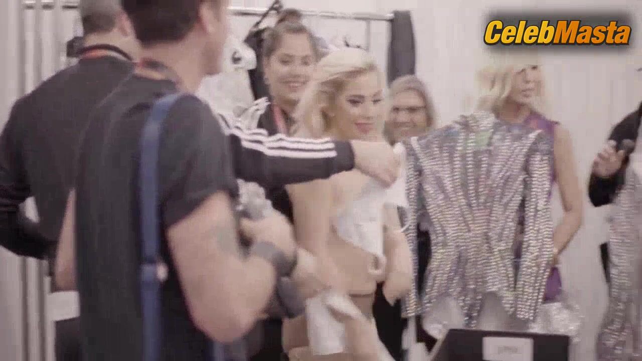 Lady Gaga Tits, Underwear Scene In Gaga Five Foot Two - Photo 2 of 5