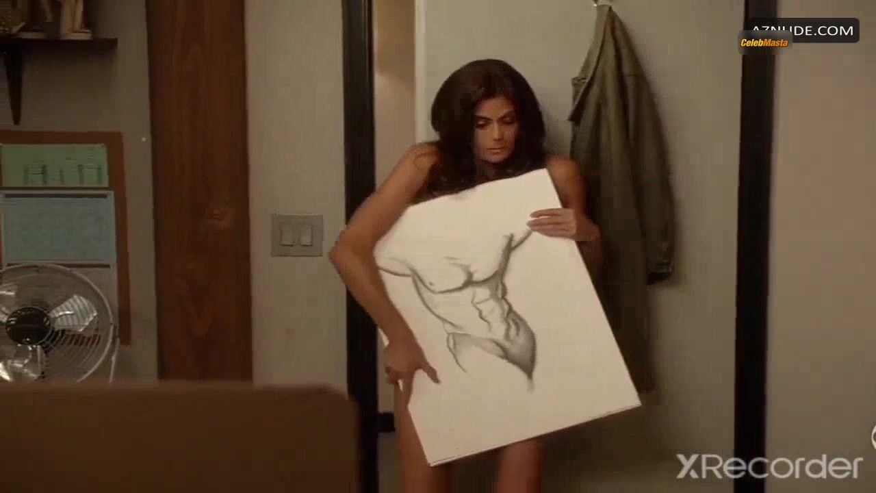 Teri Hatcher Seductive Scene In Desperate Housewives - Photo 1 of 5