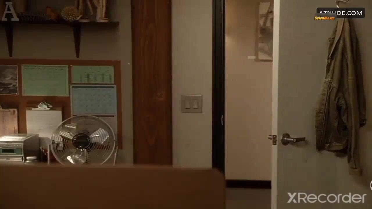 Teri Hatcher Seductive Scene In Desperate Housewives - Photo 1 of 5 photo 5