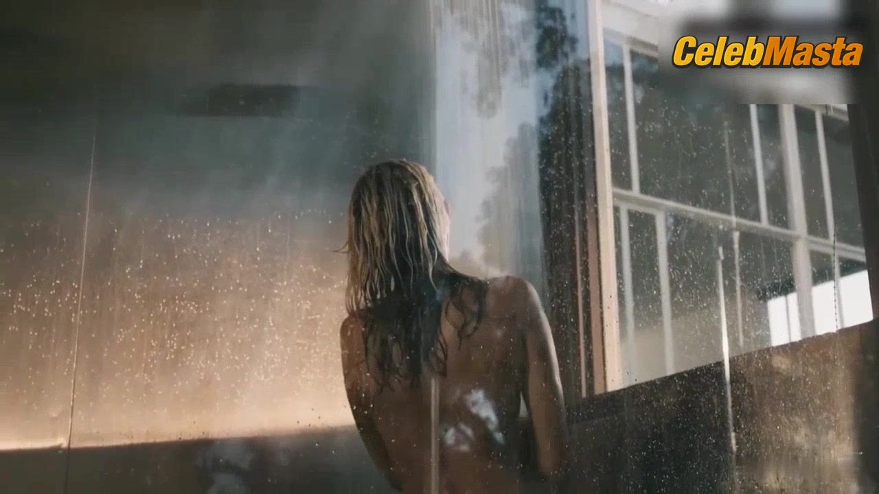 Miley Cyrus Boobs Scene In Flowers - Photo 2 of 5 photo 1