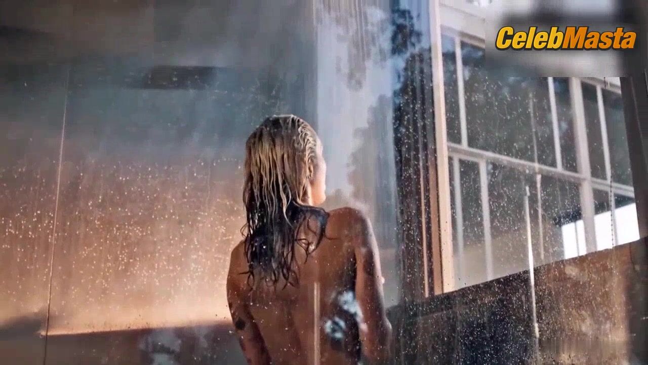 Miley Cyrus Boobs Scene In Flowers - Photo 2 of 5 photo 4