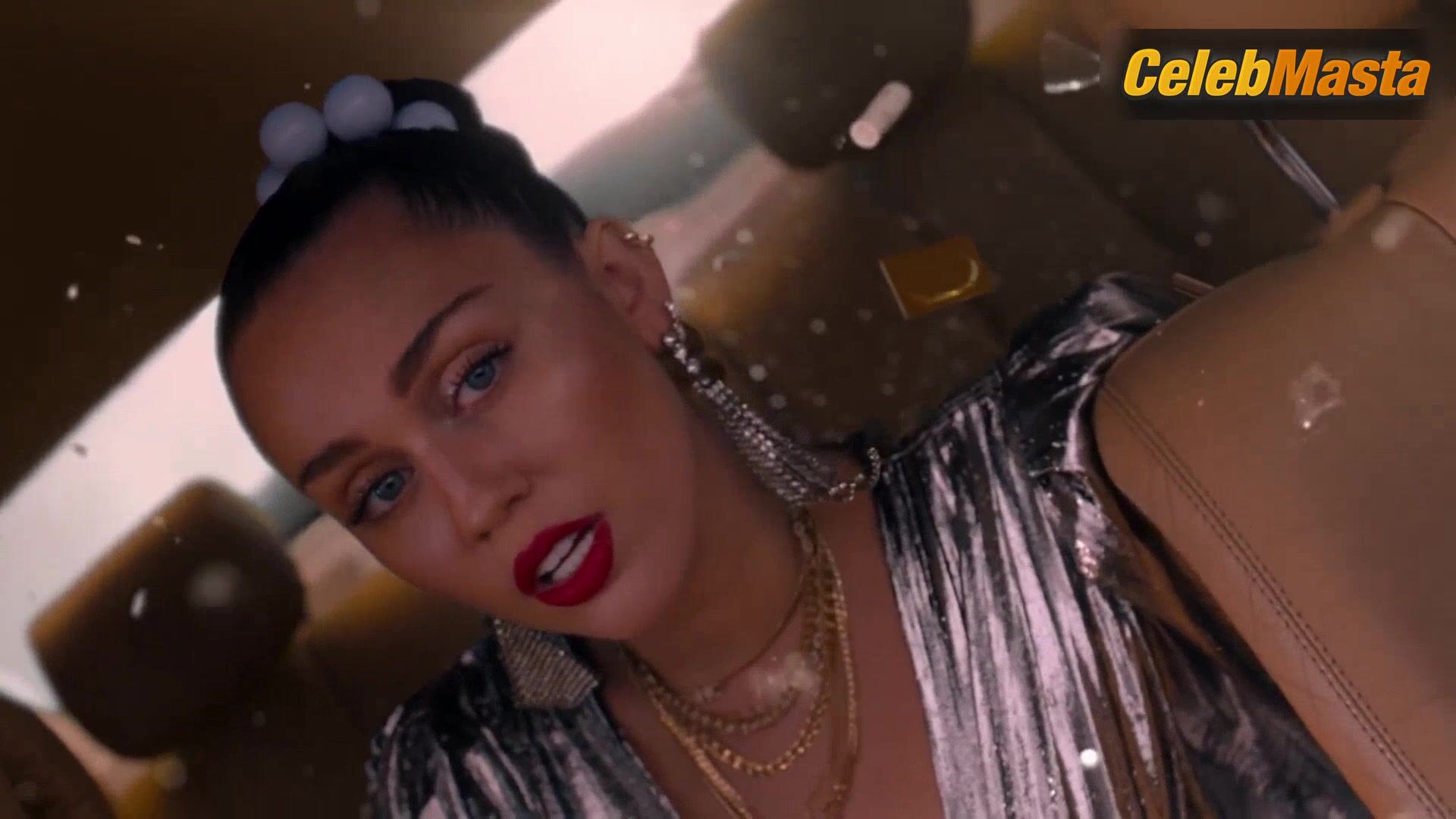 Miley Cyrus Thong Scene In Nothing Breaks Like A Heart - Photo 1 of 5 photo 5
