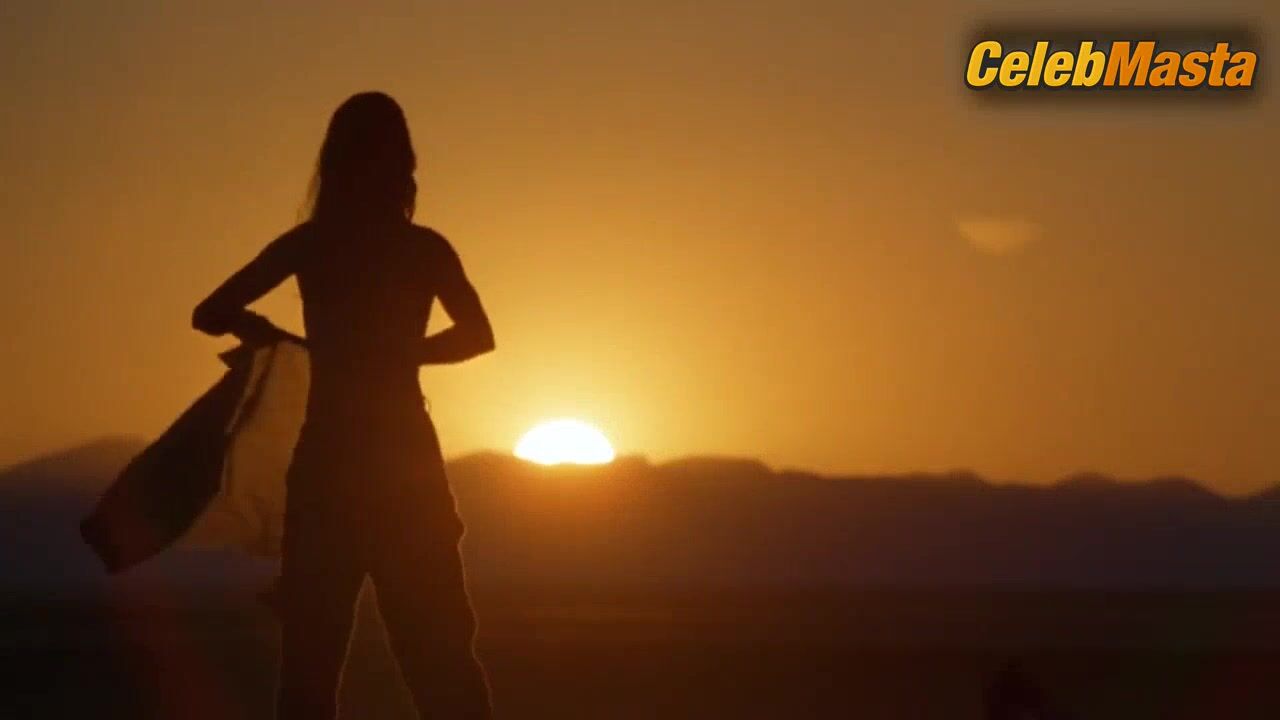 Minnie Driver ’s Sexy Scene From Slow Burn - Photo 3 of 5 photo 1