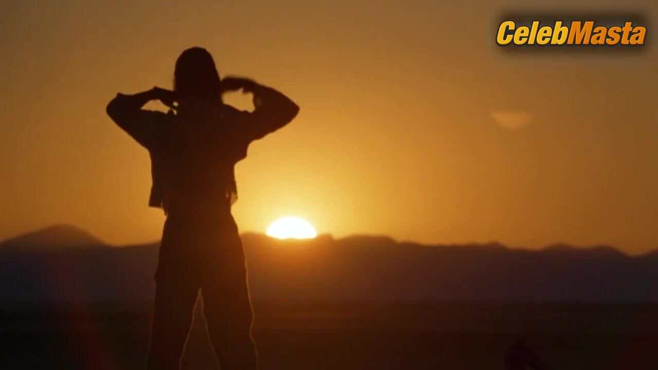 Minnie Driver ’s Sexy Scene From Slow Burn - Photo 3 of 5 photo 5