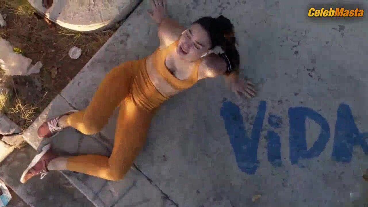 Mishel Prada Bares Breasts In Lesbian Scene In Vida - Photo 3 of 5 photo 2