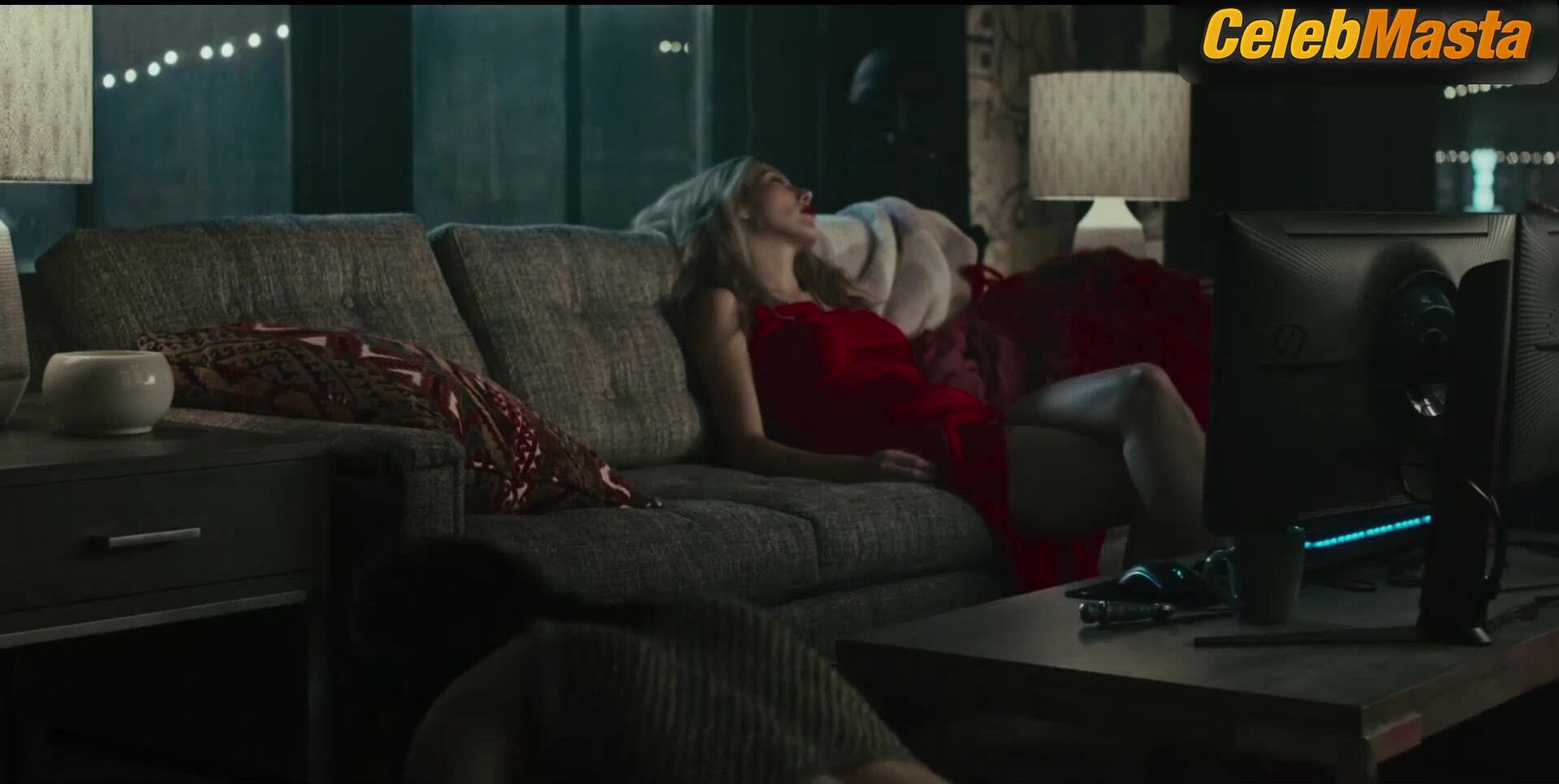 Dichen Lachman Mena Suvari, Rosa Salazar And ’s Butt, - Photo 1 of 5 photo 2