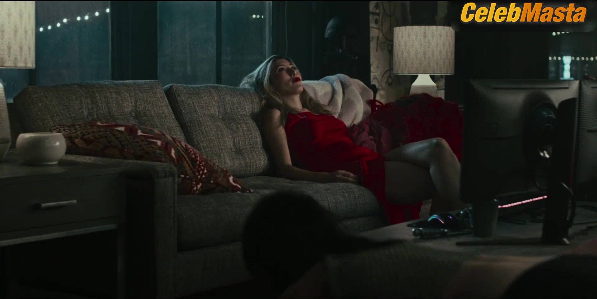 Dichen Lachman Mena Suvari, Rosa Salazar And ’s Butt, - Photo 1 of 5 photo 5
