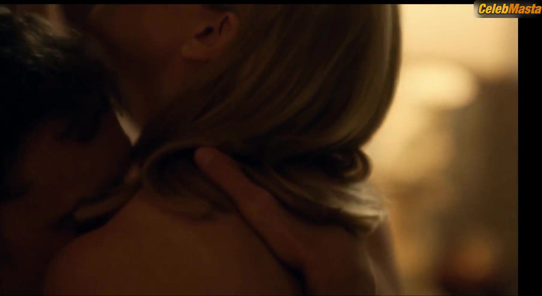 Reese Witherspoon Sexy Scene From Little Fires Everywhere - Photo 2 of 5