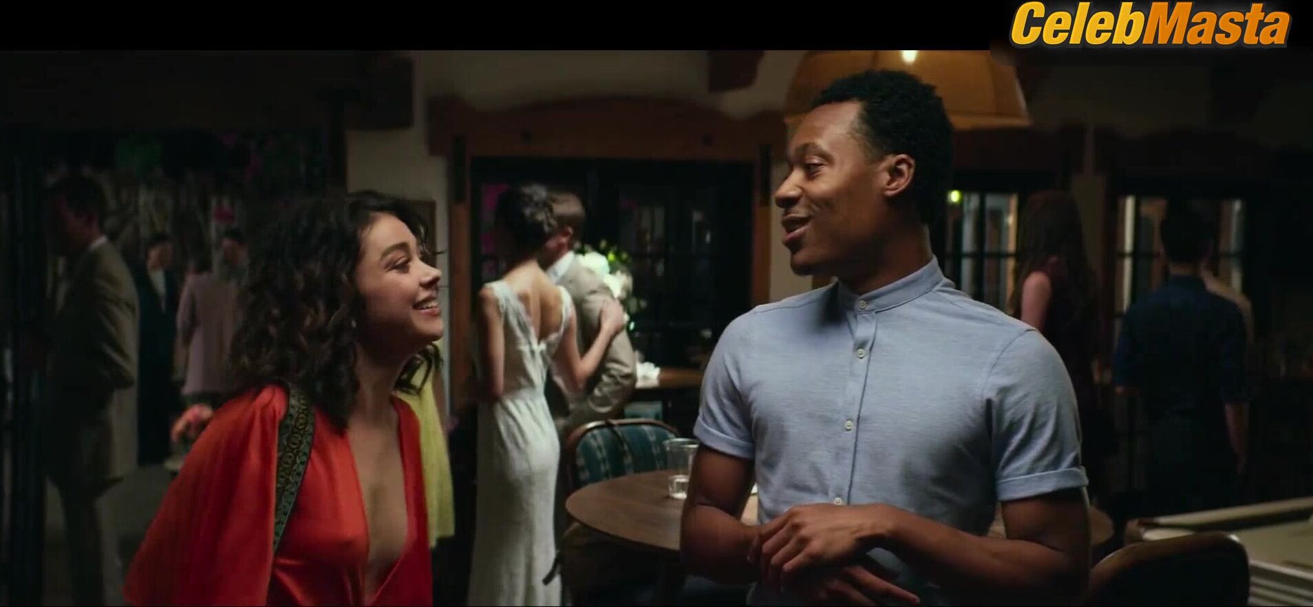 Sarah Hyland Reveals Skin In The Wedding Year Scene - Photo 1 of 5 photo 5