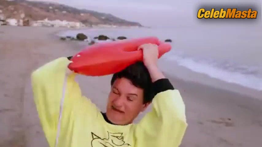 Nicole Eggert And Pamela Anderson’s Swimsuit Scene - Photo 3 of 5 photo 4