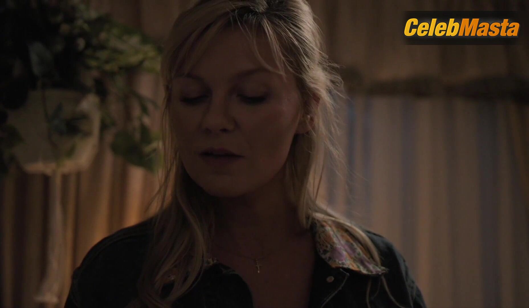 Kirsten Dunst Sexy Scene From On Becoming A God In Central - Photo 1 of 5 photo 2