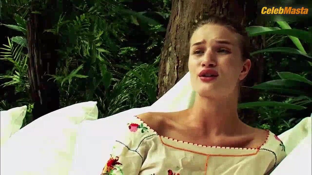 Rosie Huntington-whiteley Booty, Tits Scene In Pirelli Calendar 2010 - Photo 1 of 5 photo 2
