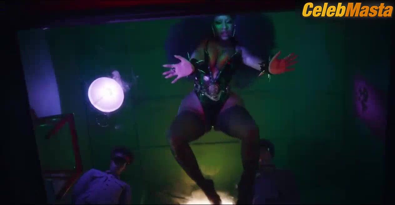 Nicki Minaj ’s Sexy Scene In Chun-li - Photo 2 of 5 photo 1