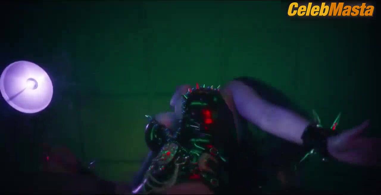 Nicki Minaj ’s Sexy Scene In Chun-li - Photo 2 of 5 photo 4