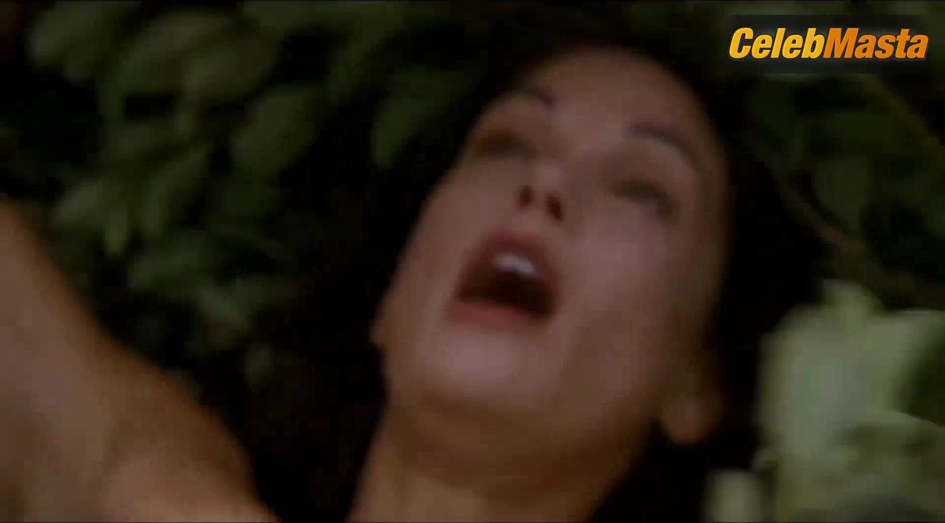 Teri Hatcher Steamy Scene In Desperate Housewives - Photo 2 of 5 photo 5