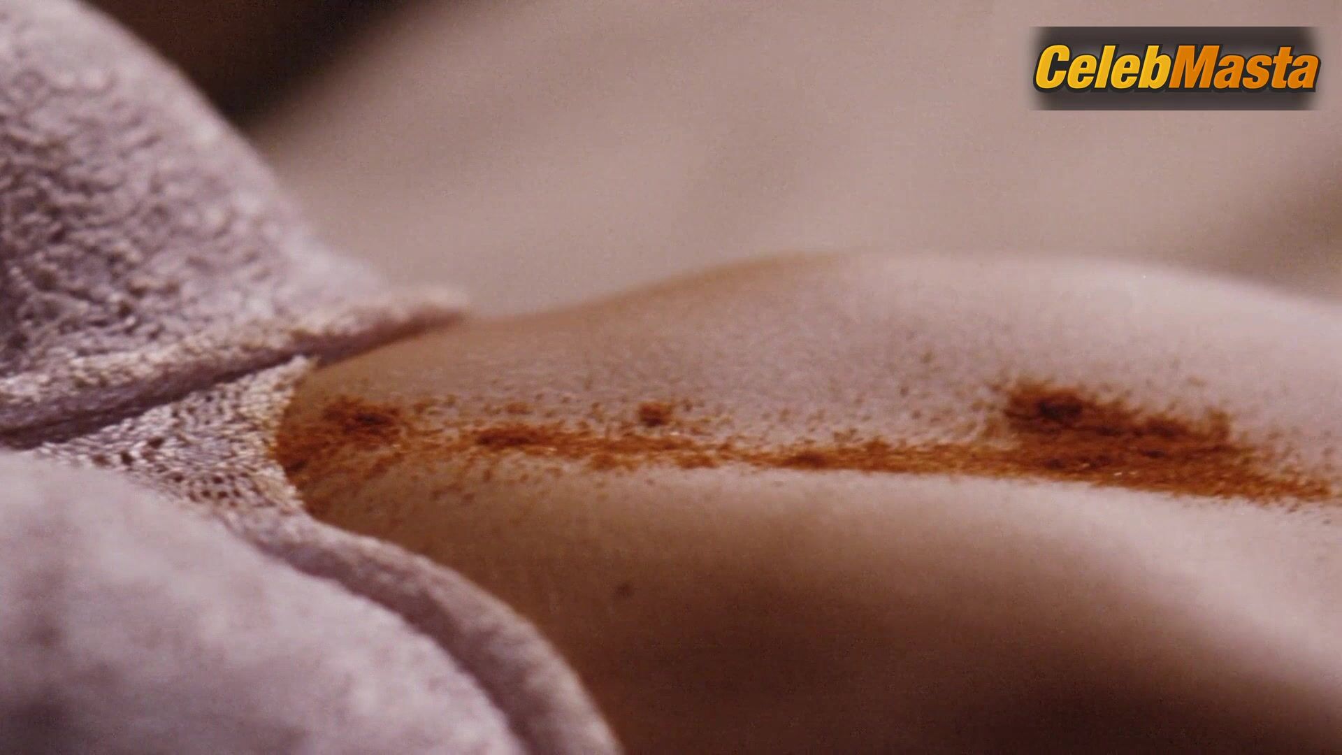 Nicole Eggert Underwear Scene In Amanda And The Alien Movie - Photo 1 of 5 photo 2