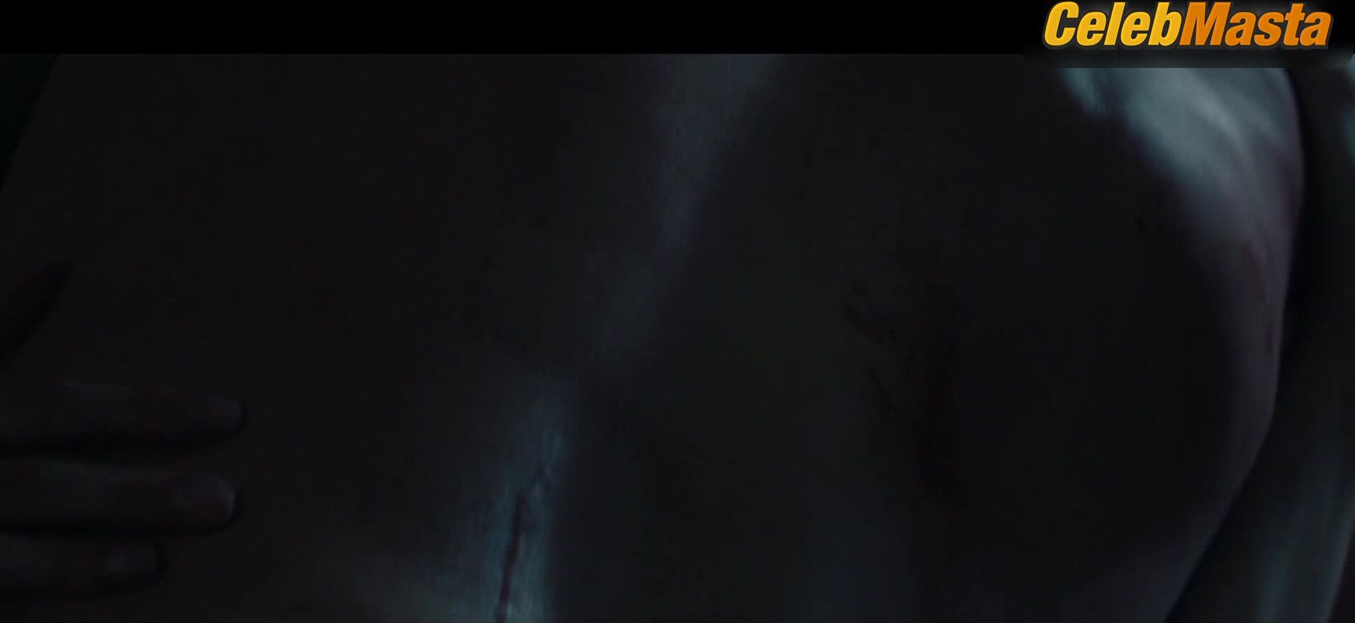Shailene Woodley Sexy Scene From Paradise - Photo 1 of 5 photo 2