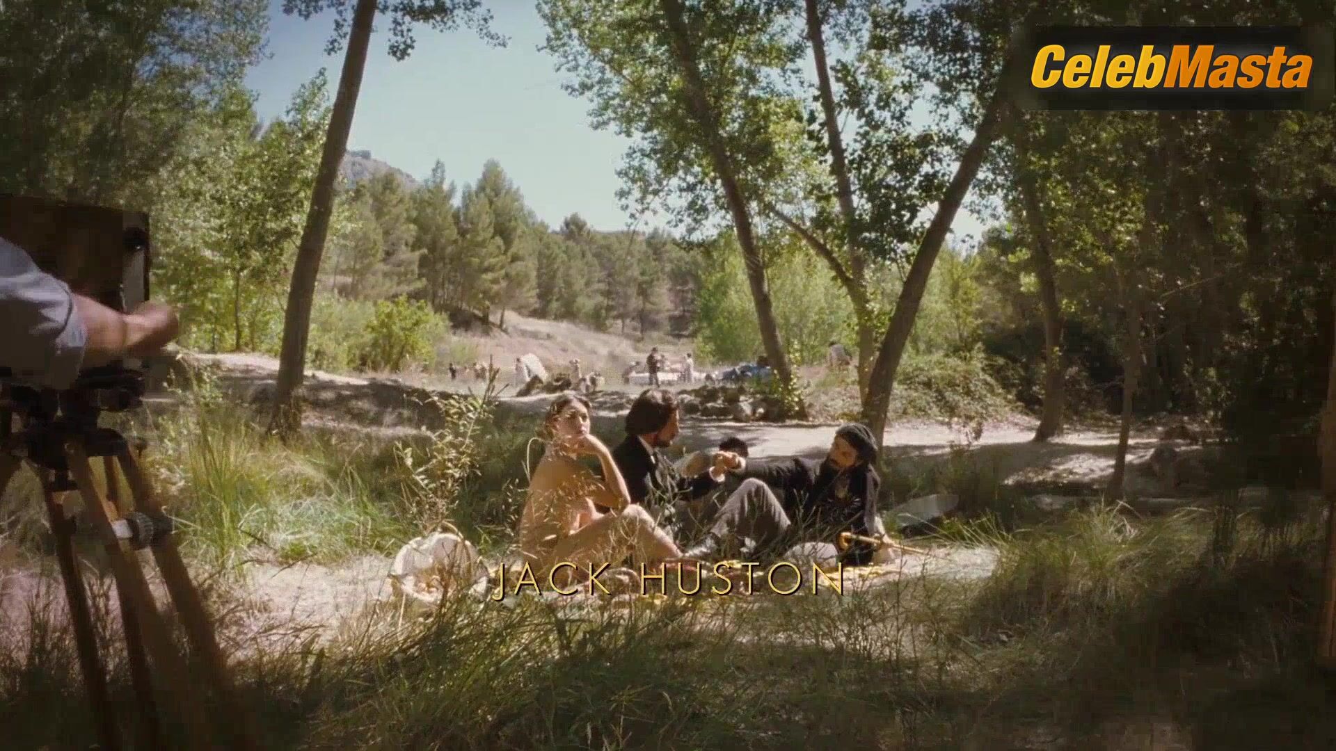 Mena Suvari ’s Tits Scene From The Garden Of Eden - Photo 1 of 5 photo 4