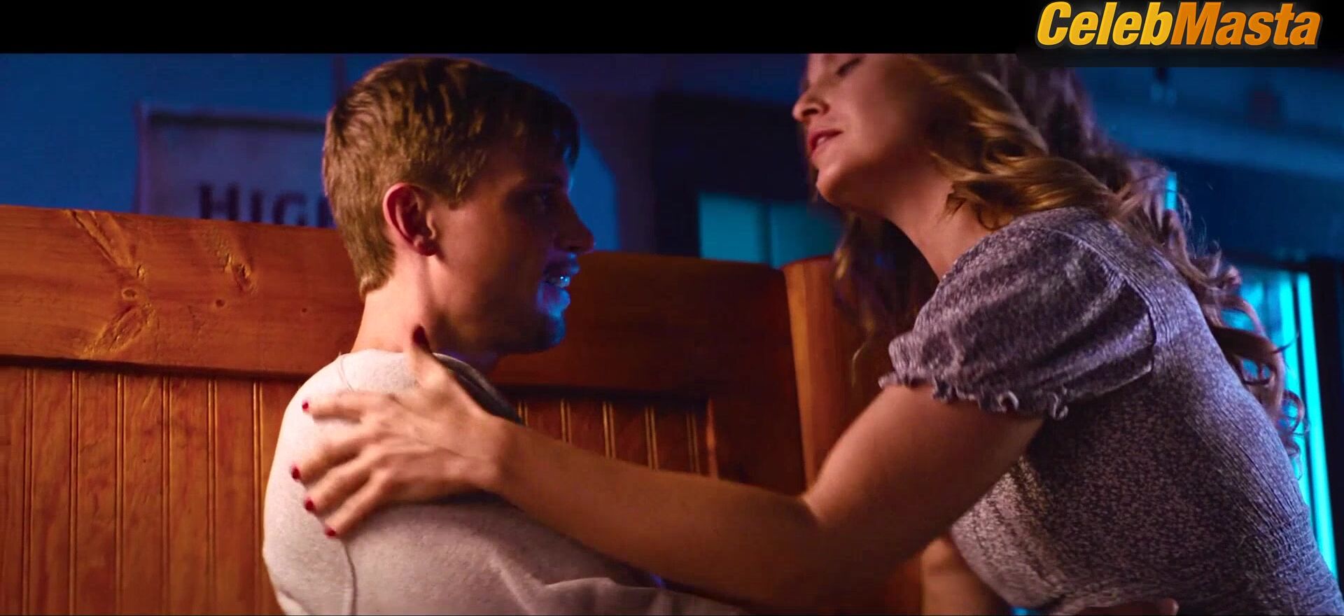 Mena Suvari ’s Sexy Scene From Breakwater - Photo 1 of 5