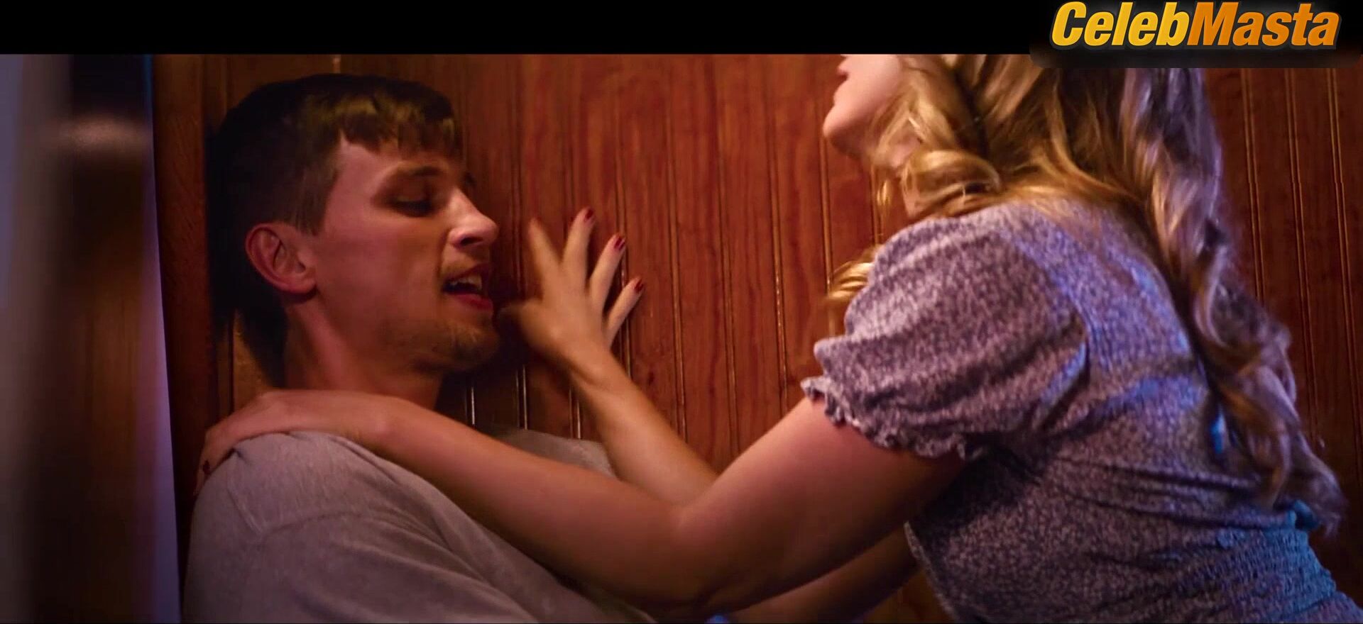Mena Suvari ’s Sexy Scene From Breakwater - Photo 1 of 5 photo 2