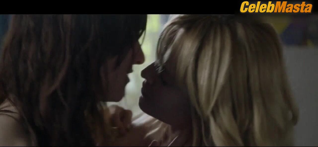 Lena Hall Mena Suvari And ’s Tits, Lesbian Scene - Photo 1 of 5 photo 2